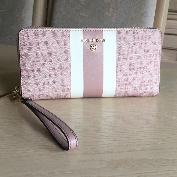 Michael Kors Handbags - Michael Kors Center Stripe Ballet Wallet, Wristlet